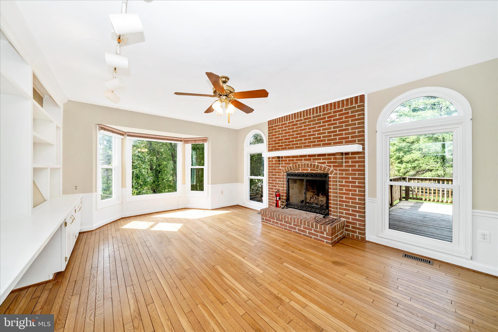 SENECA CHASE - Residential