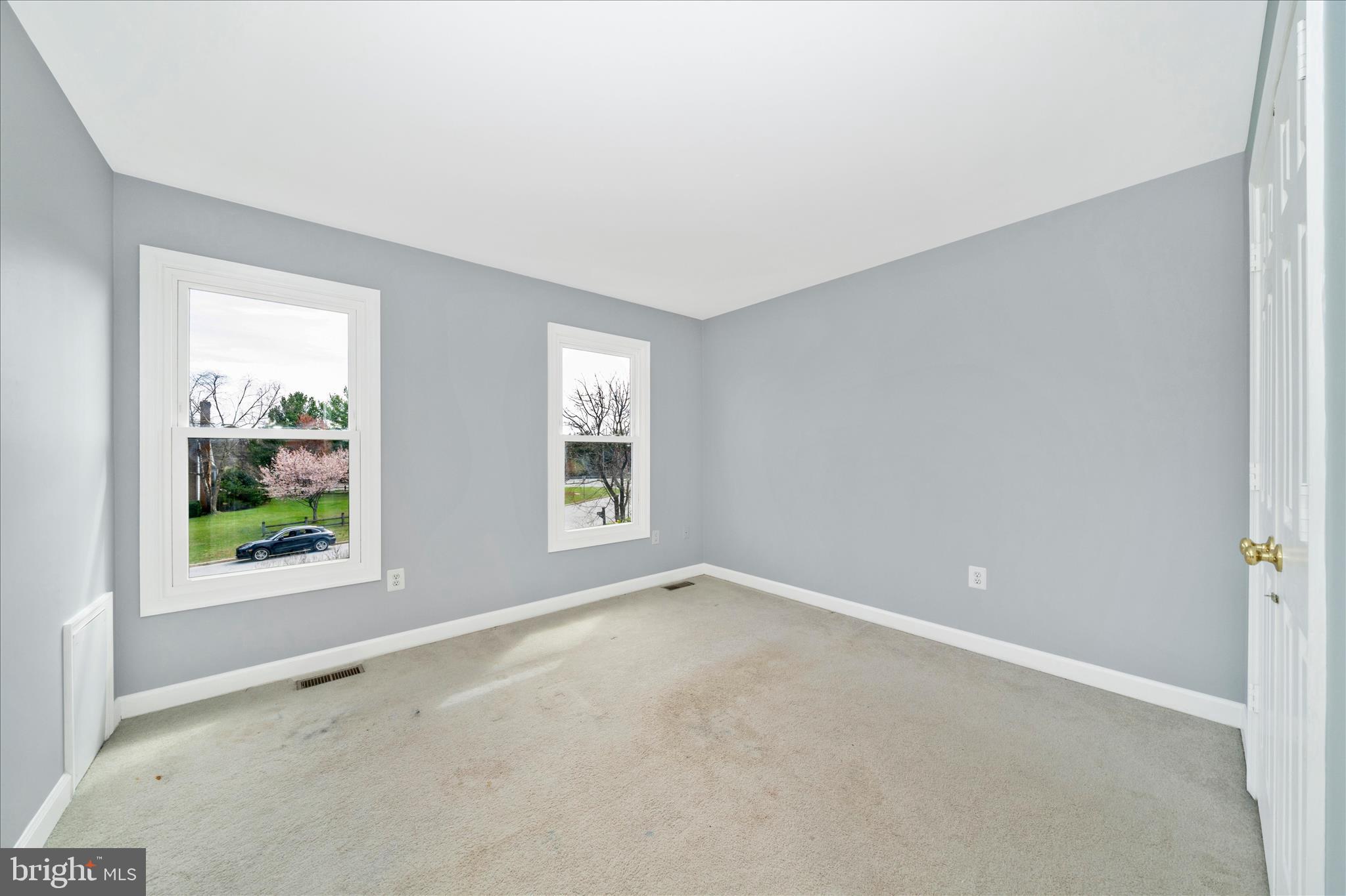 SENECA CHASE - Residential