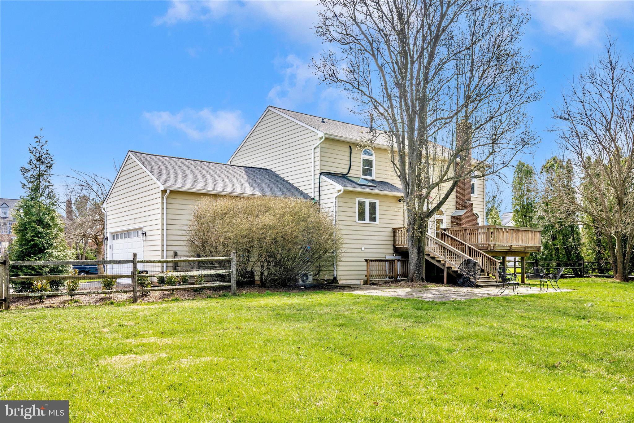 SENECA CHASE - Residential