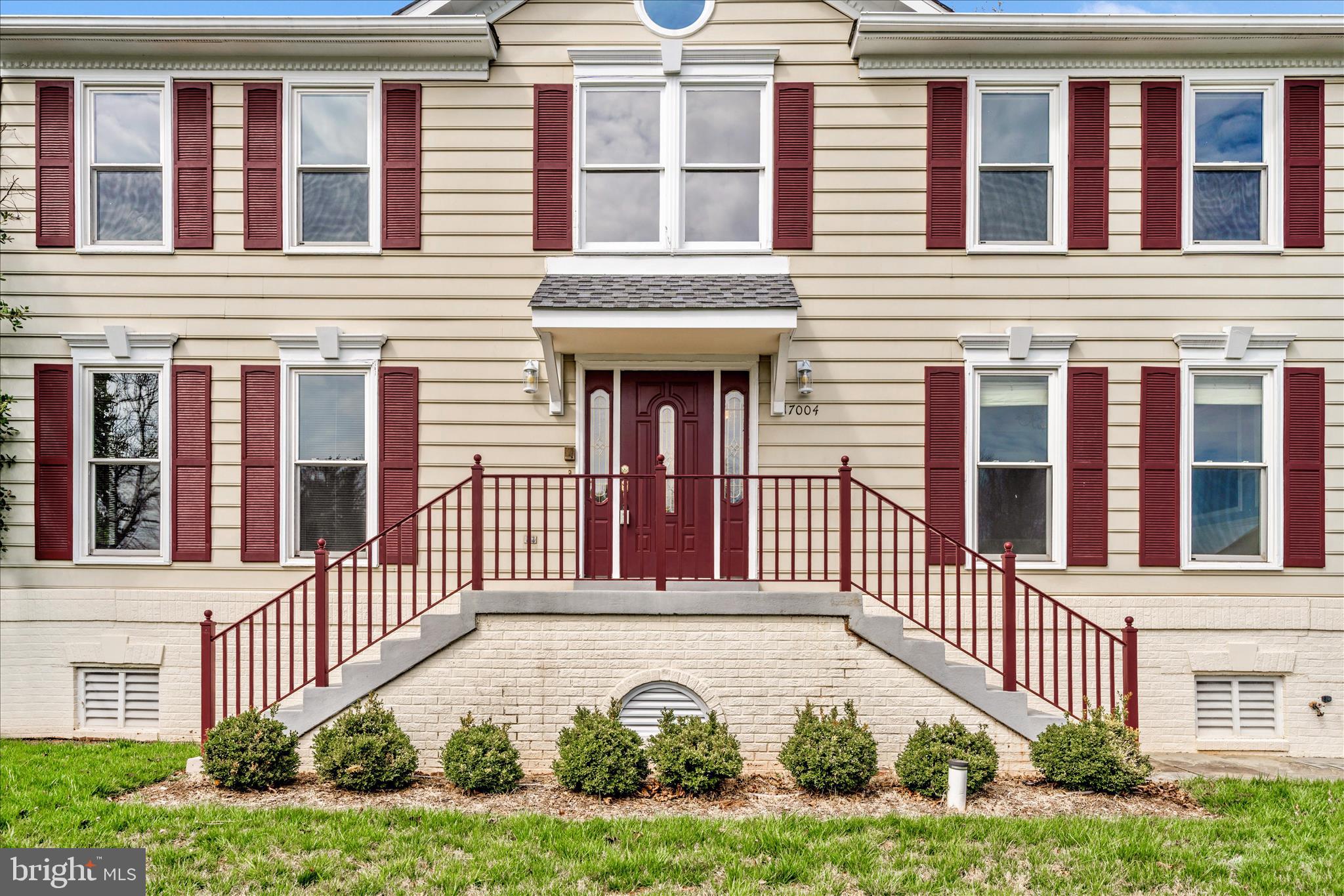 SENECA CHASE - Residential