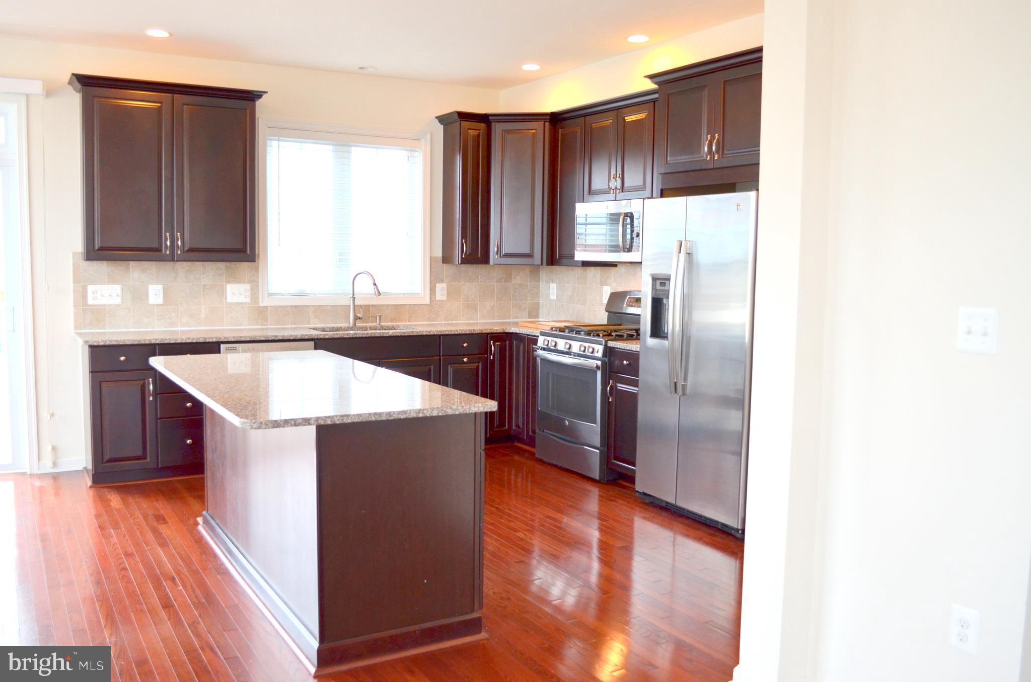 LOUDOUN VALLEY ESTATES 2 - Residential Lease