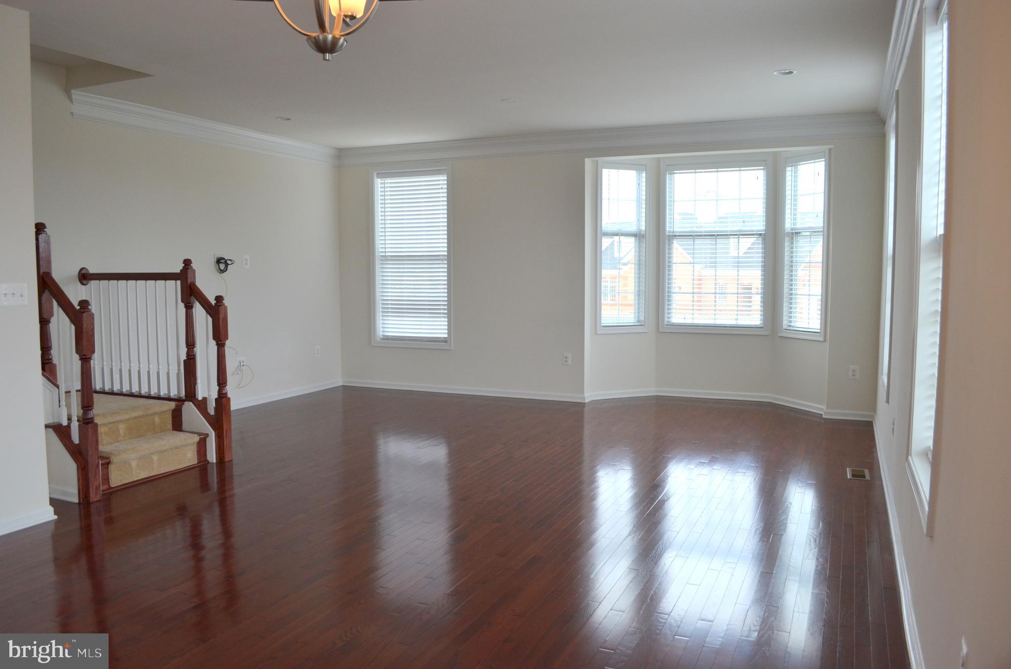 LOUDOUN VALLEY ESTATES 2 - Residential Lease