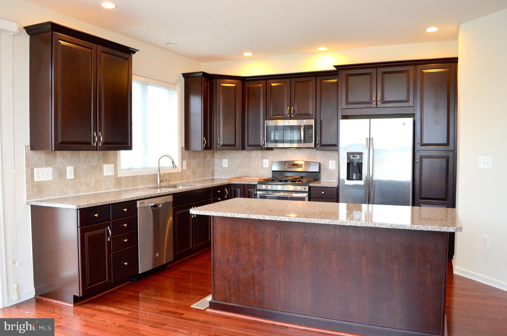 LOUDOUN VALLEY ESTATES 2 - Residential Lease