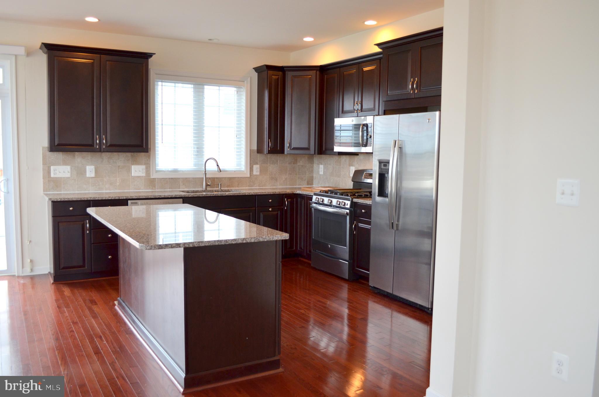 LOUDOUN VALLEY ESTATES 2 - Residential Lease