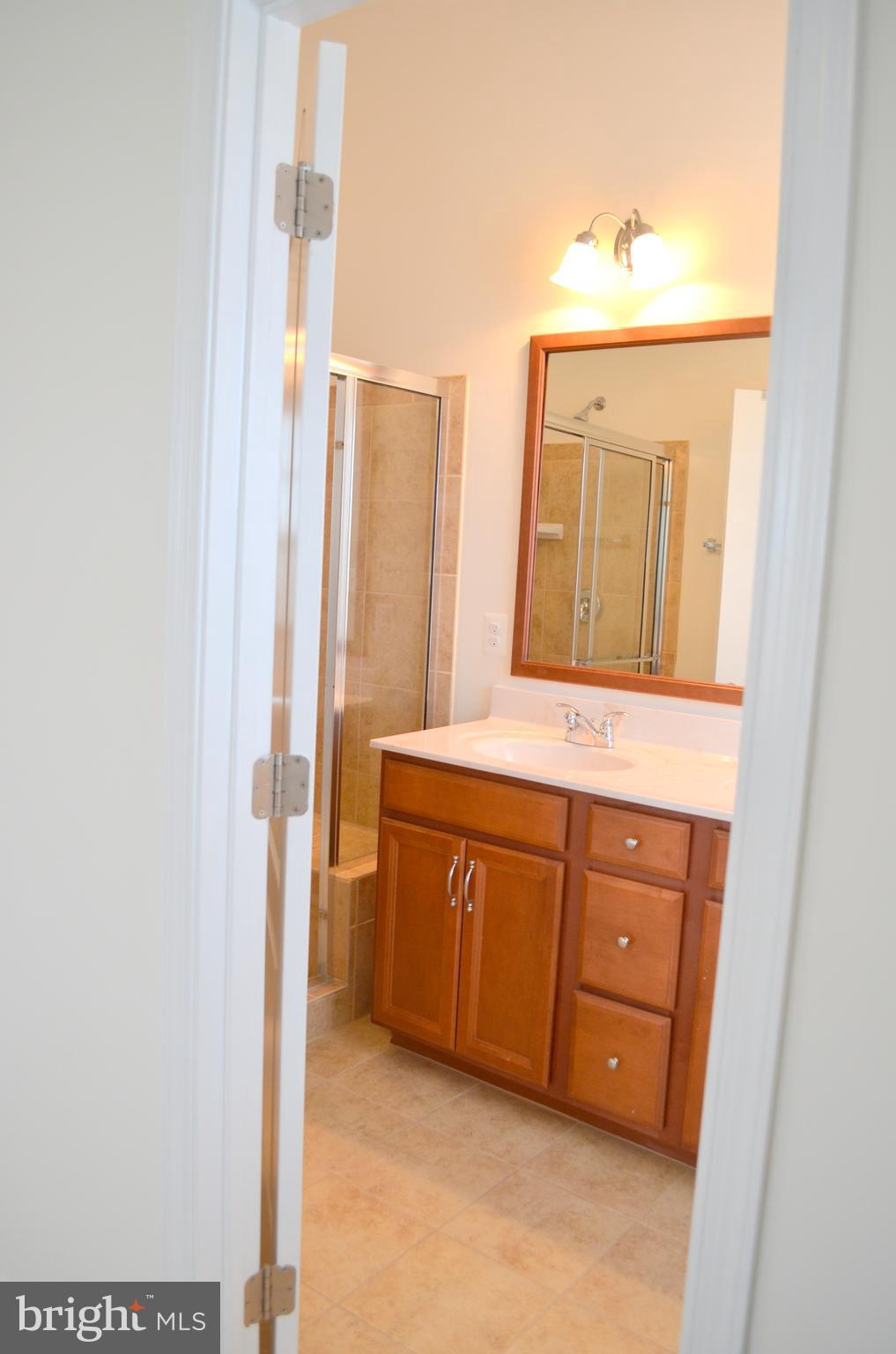 LOUDOUN VALLEY ESTATES 2 - Residential Lease