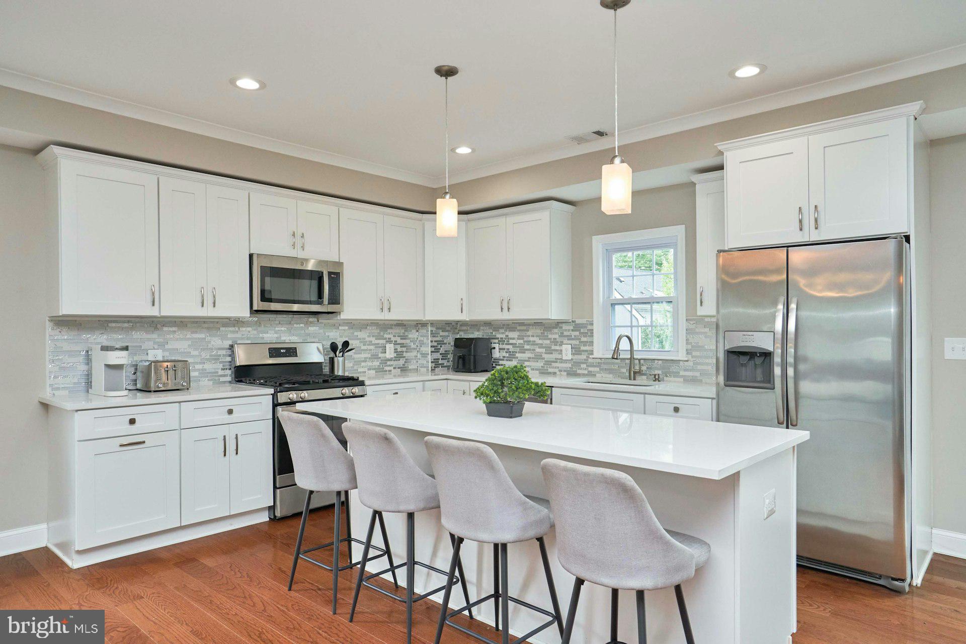 ANNALEE HEIGHTS - Residential