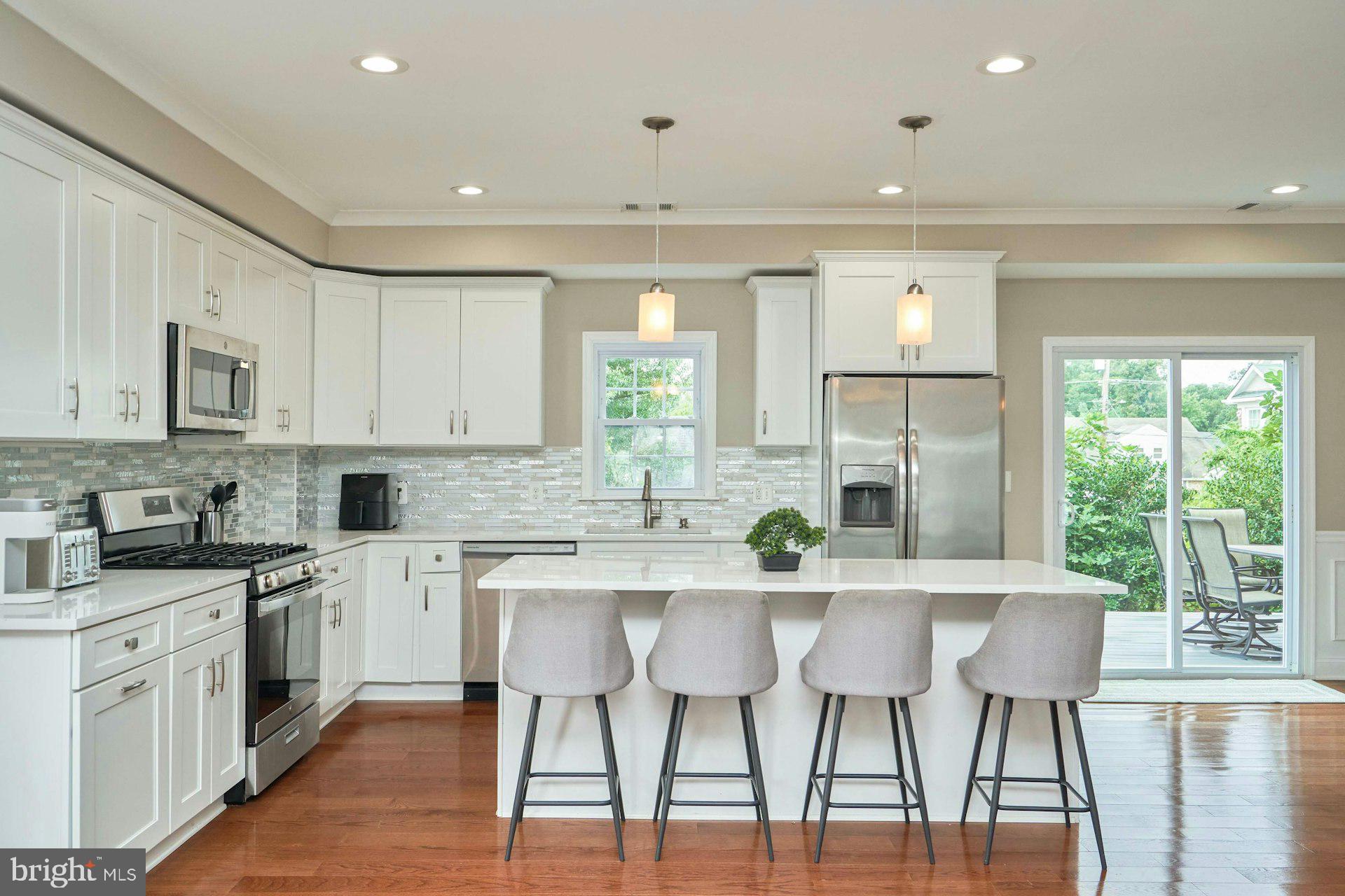 ANNALEE HEIGHTS - Residential