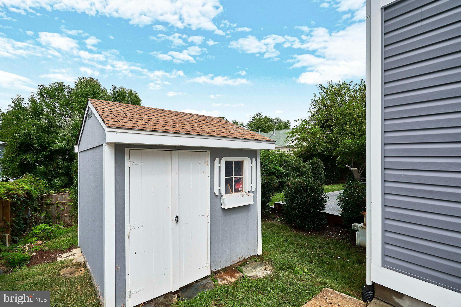 ANNALEE HEIGHTS - Residential