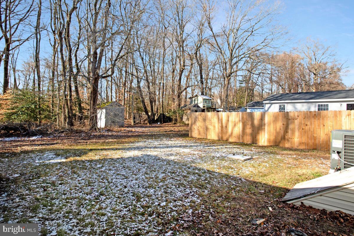 WOODLAND BEACH - Residential