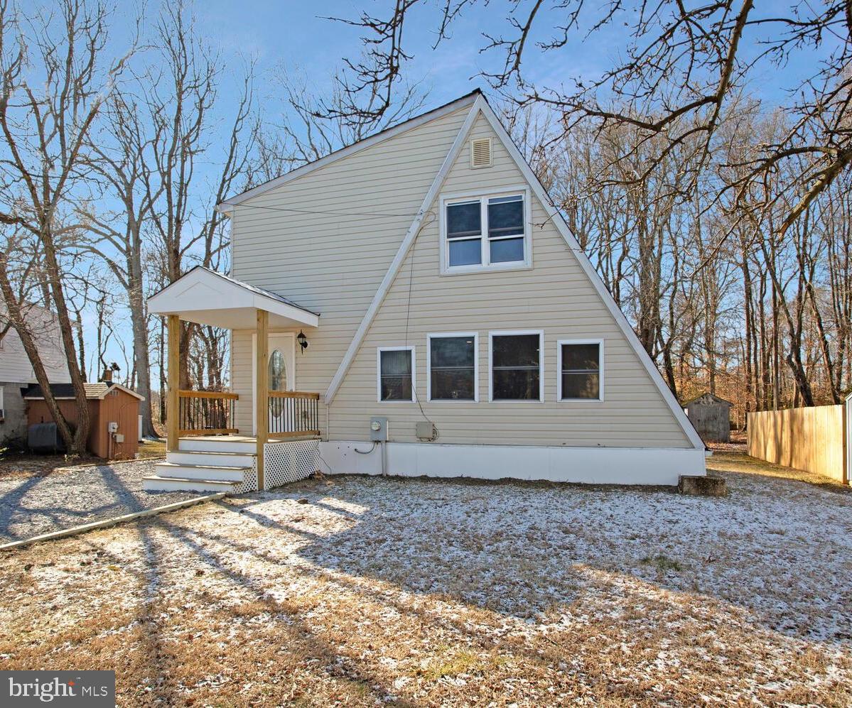 WOODLAND BEACH - Residential