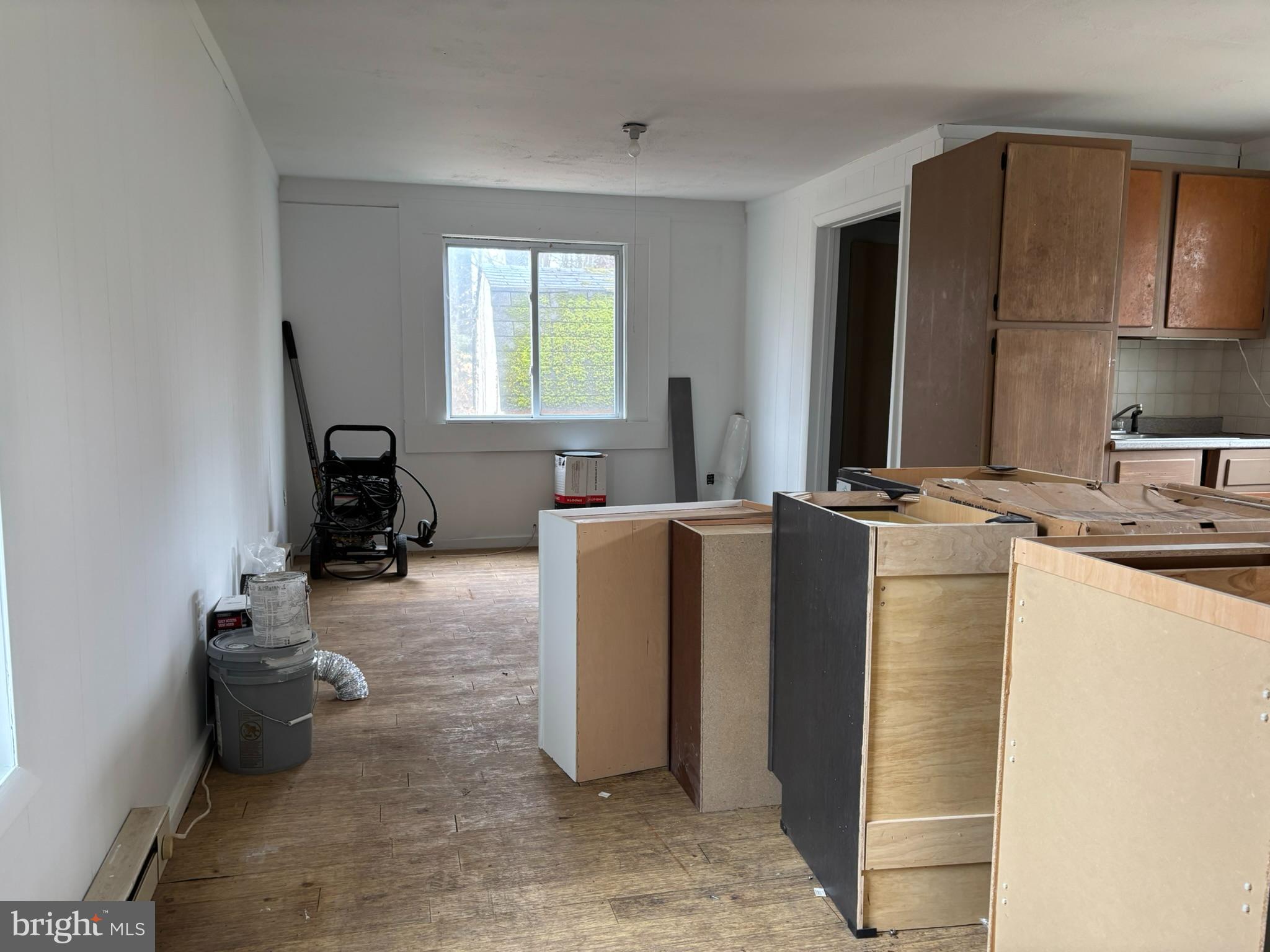 WOODLAND BEACH - Residential