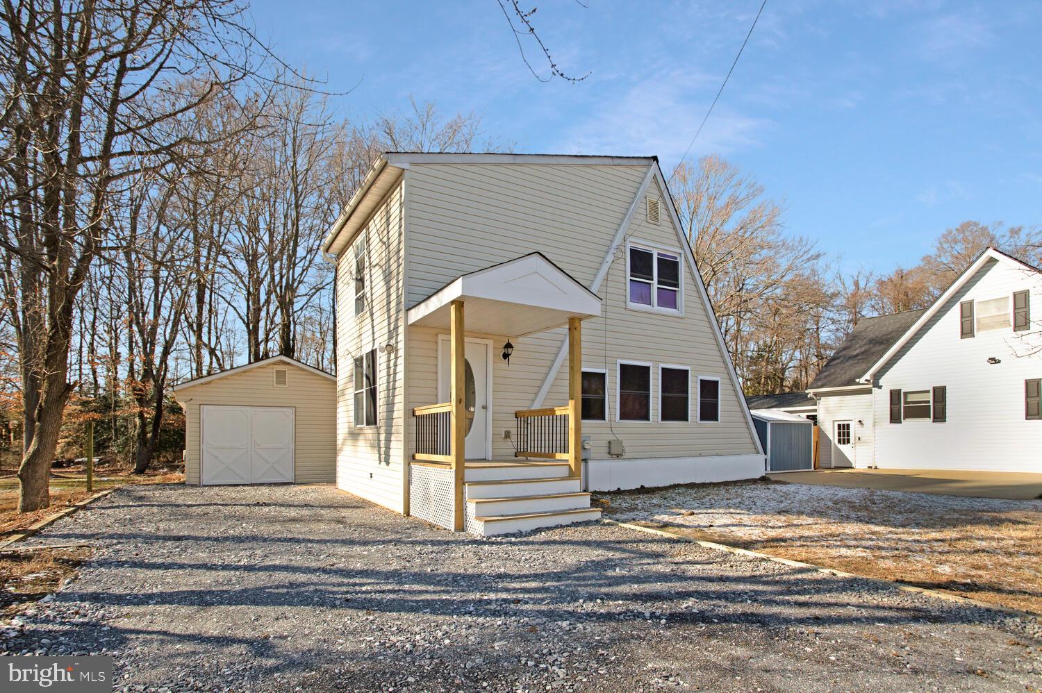 WOODLAND BEACH - Residential