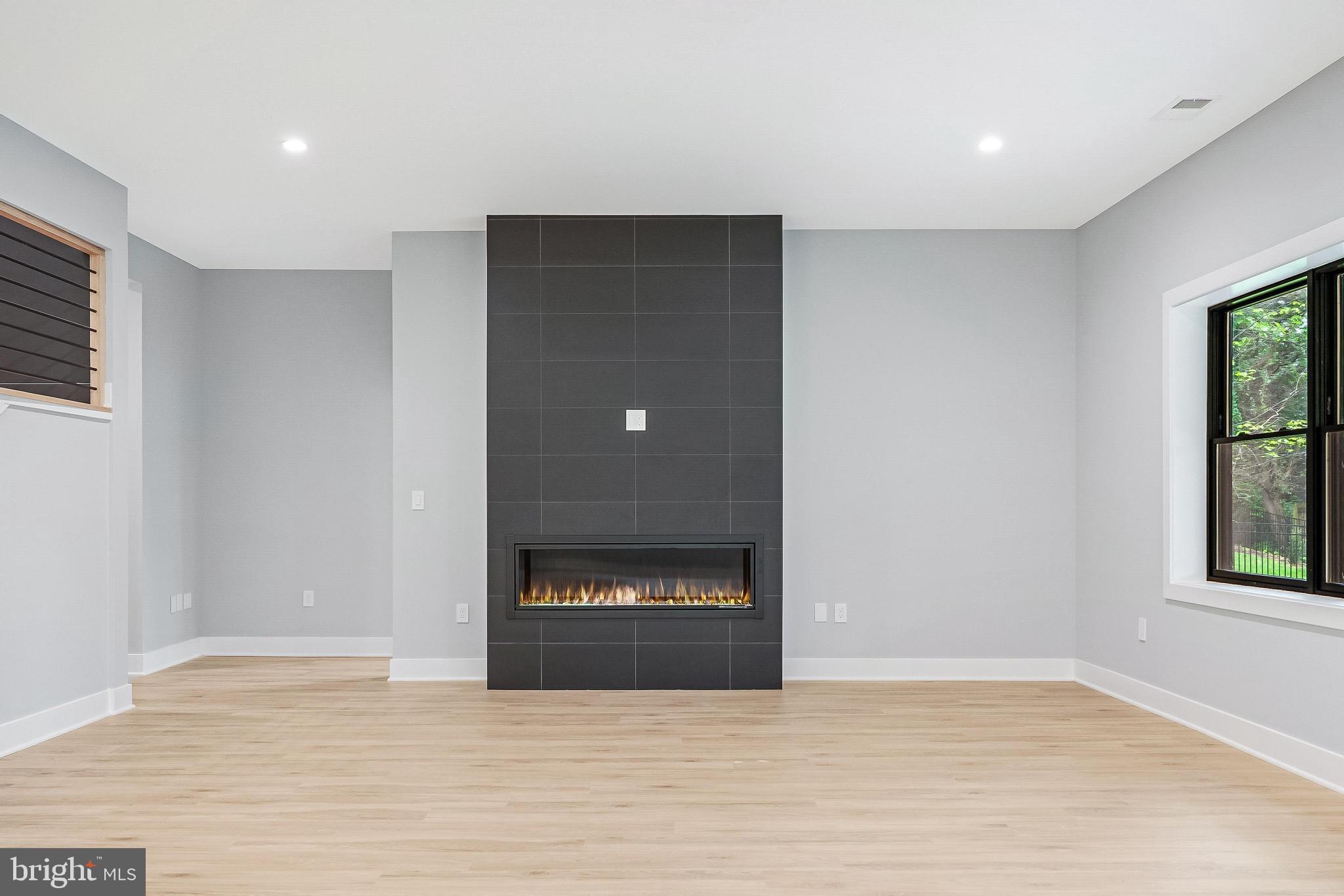 WEST LANGLEY - Residential