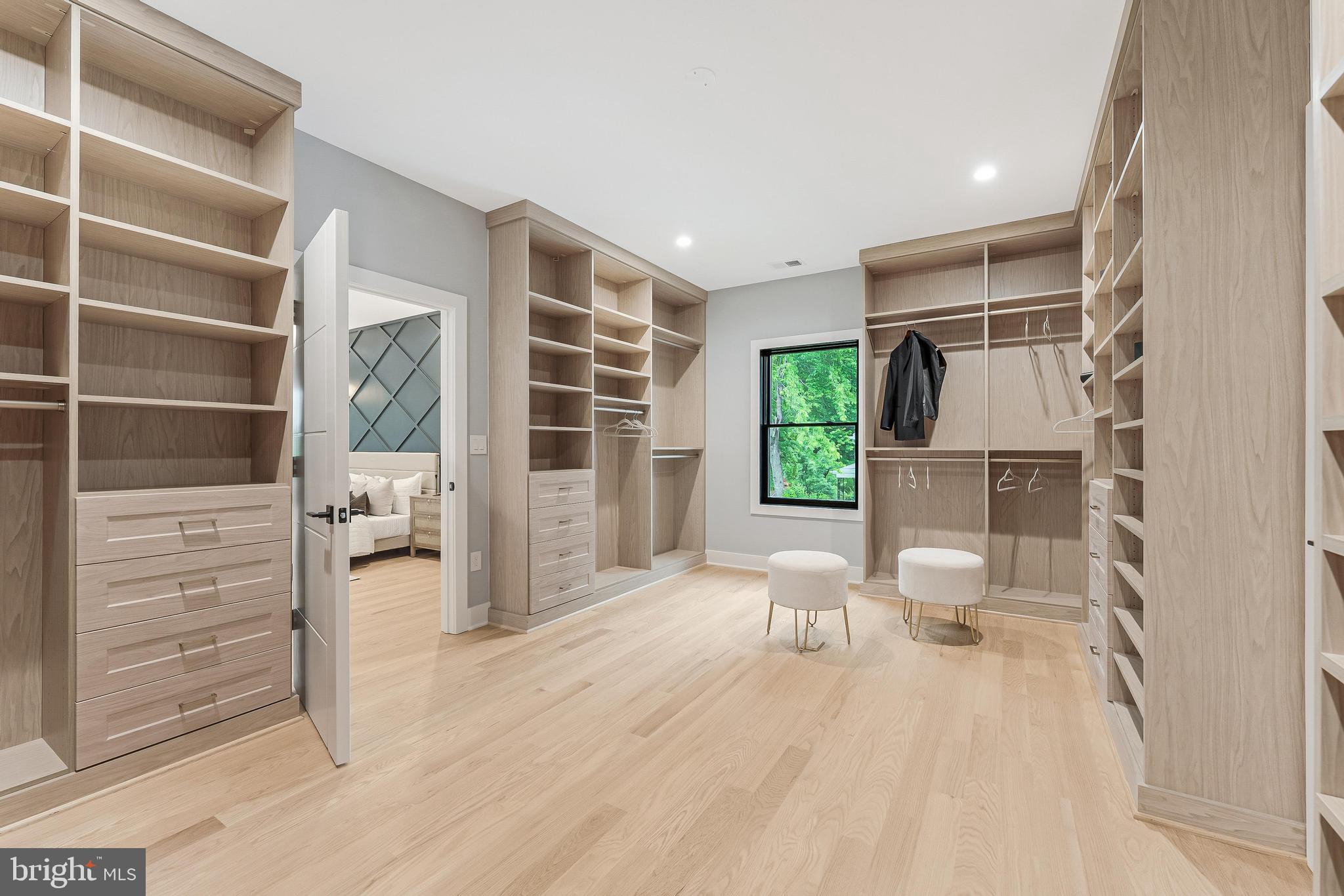 WEST LANGLEY - Residential