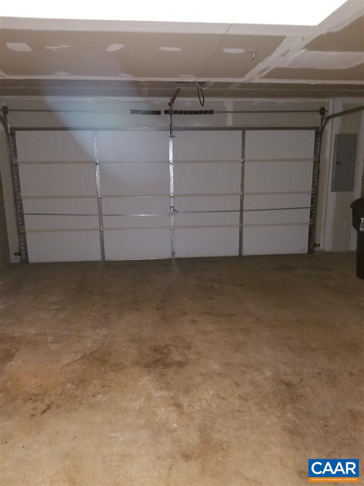 ABINGTON PLACE - Residential Lease