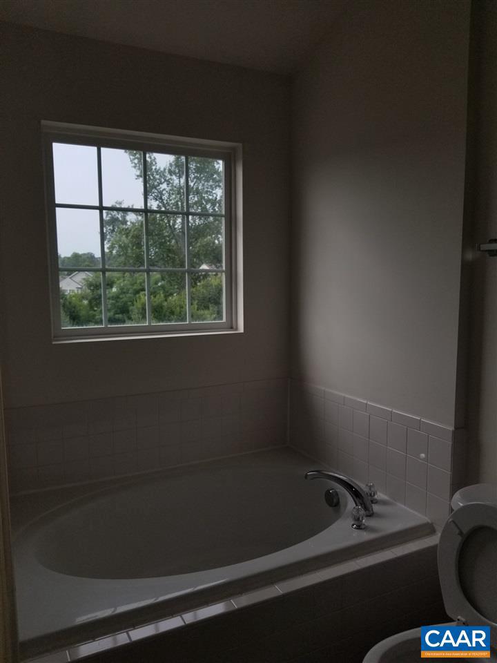 ABINGTON PLACE - Residential Lease