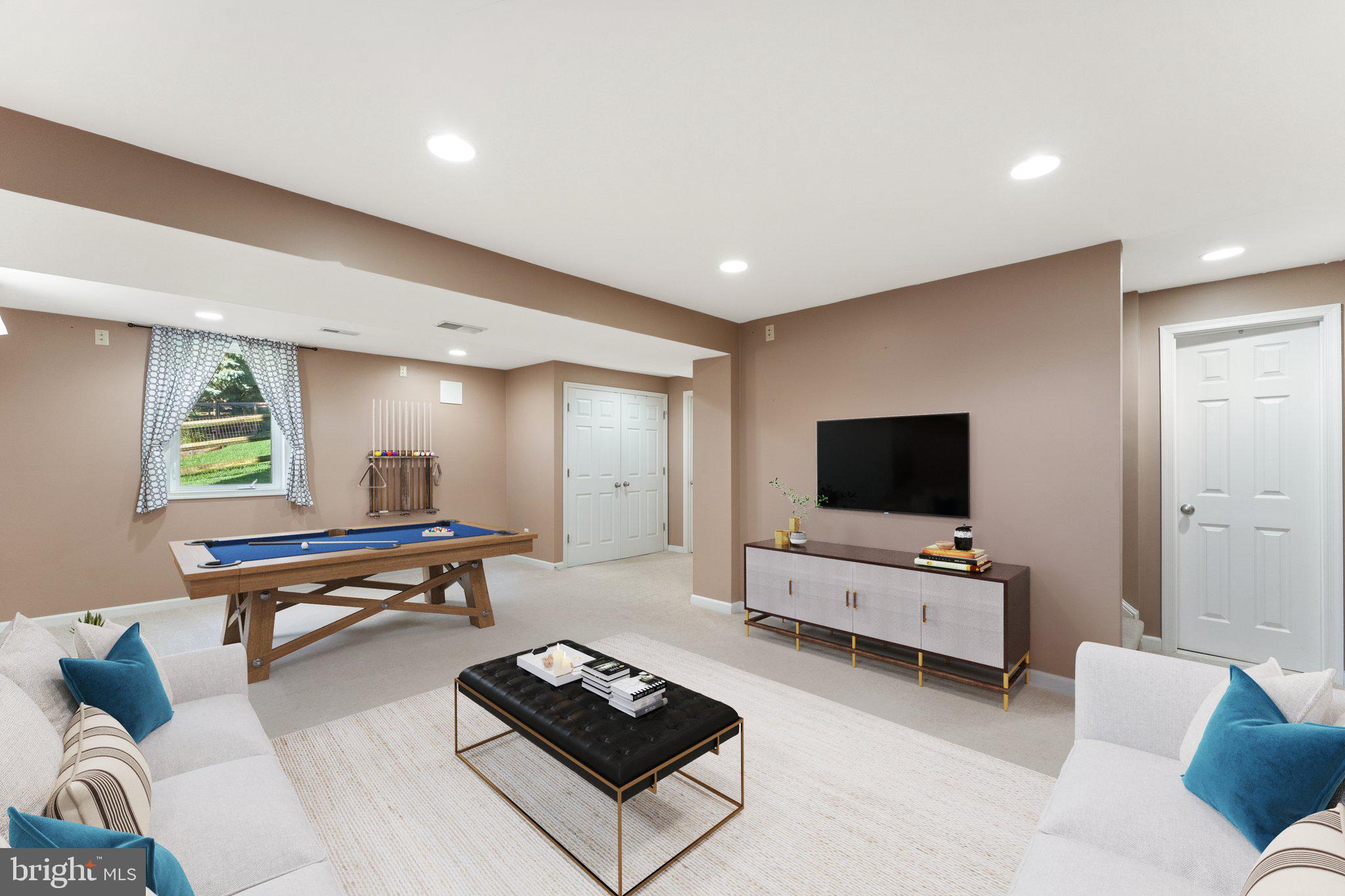 WELLINGTON/CLOVERHILL - Residential