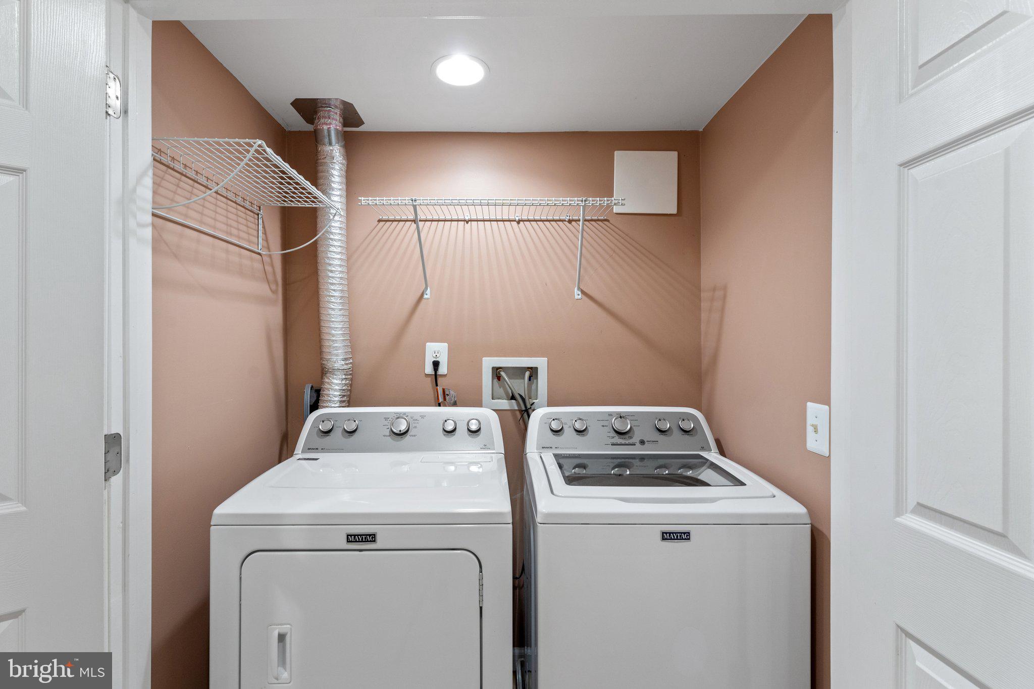 WELLINGTON/CLOVERHILL - Residential