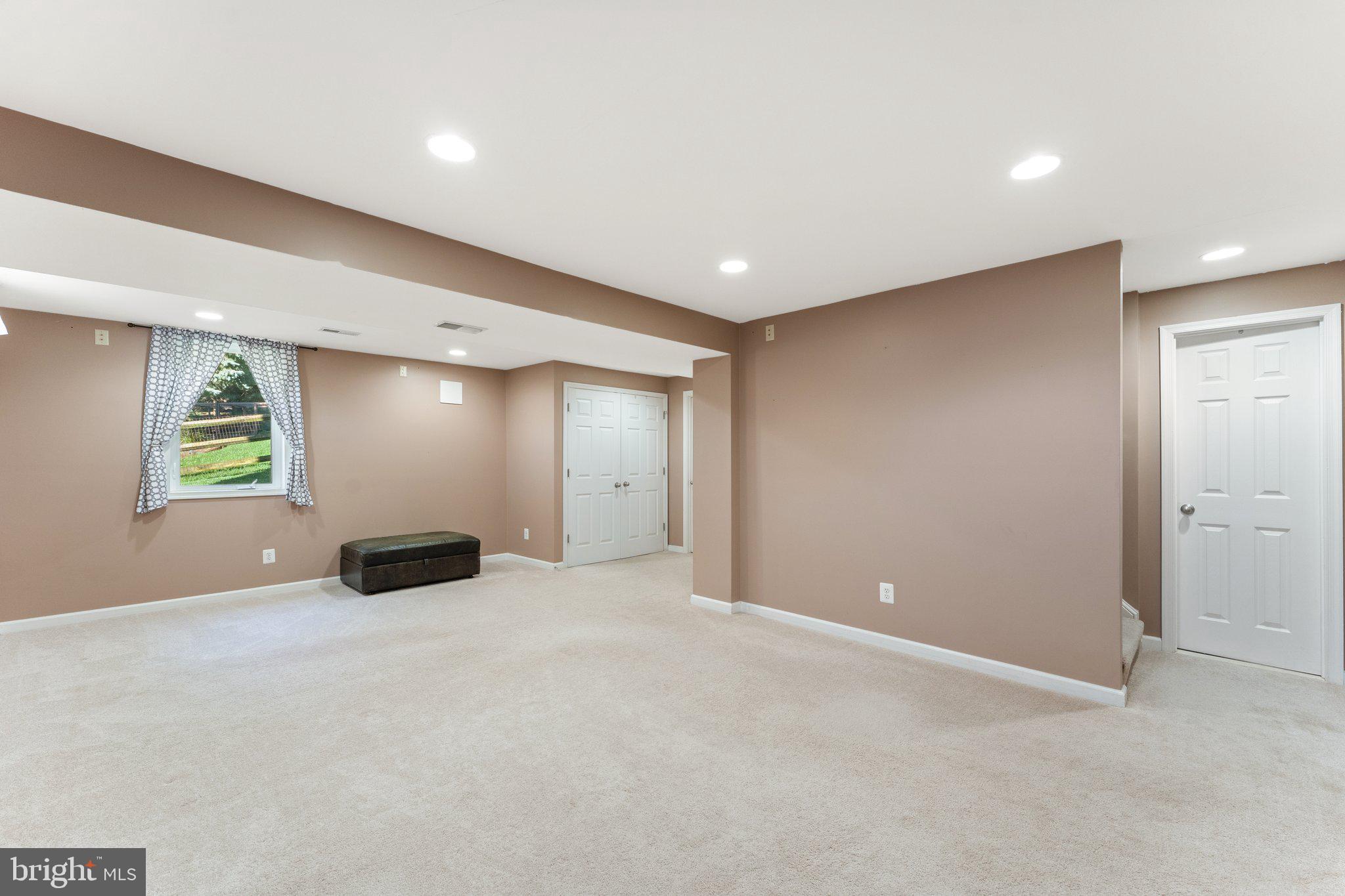 WELLINGTON/CLOVERHILL - Residential