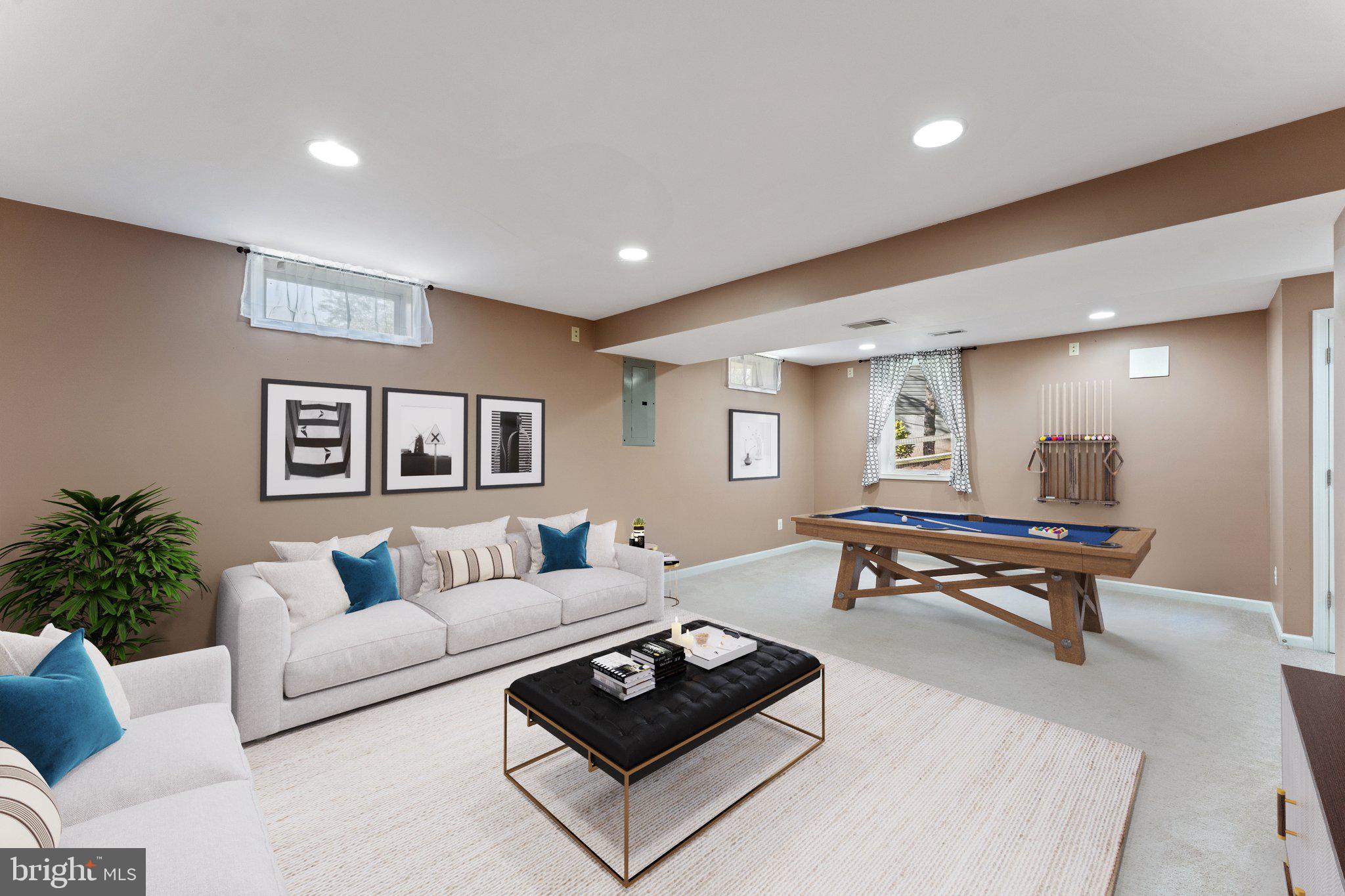 WELLINGTON/CLOVERHILL - Residential