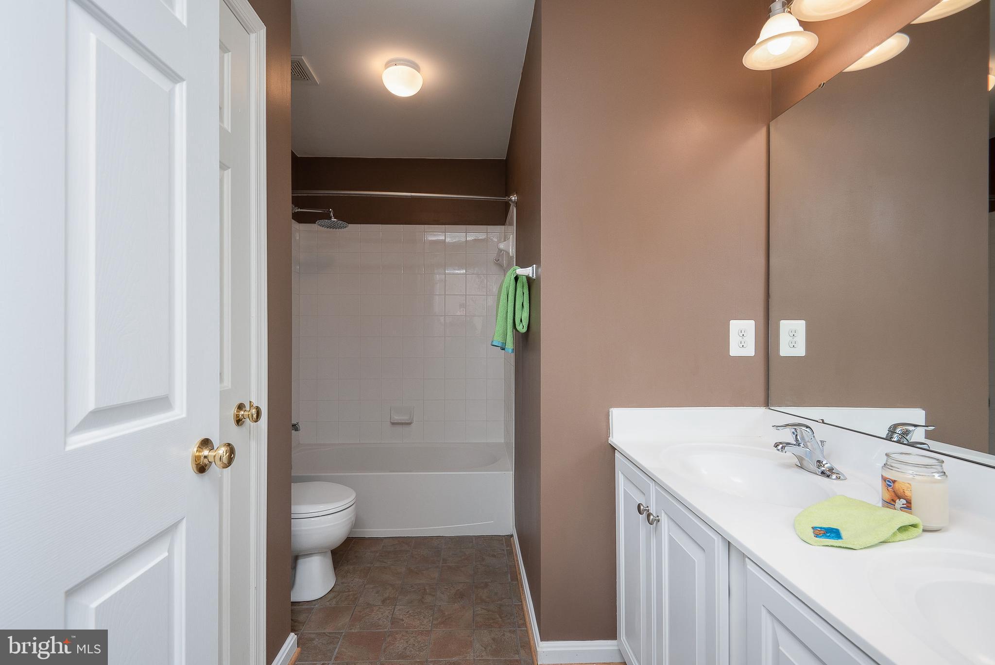 LEE'S PARKE - Residential