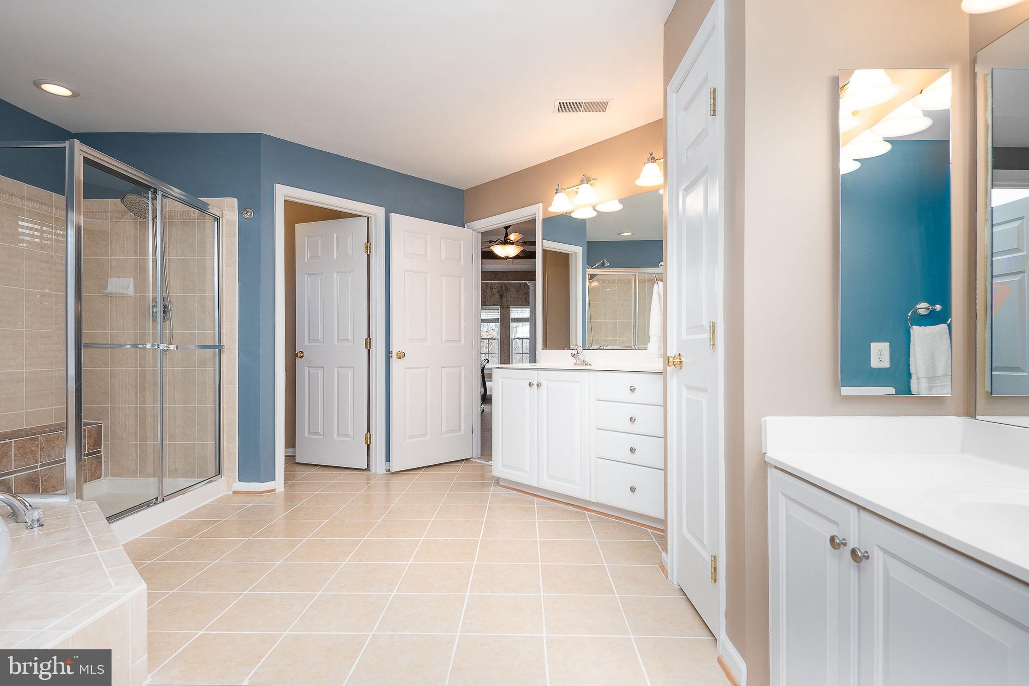 LEE'S PARKE - Residential