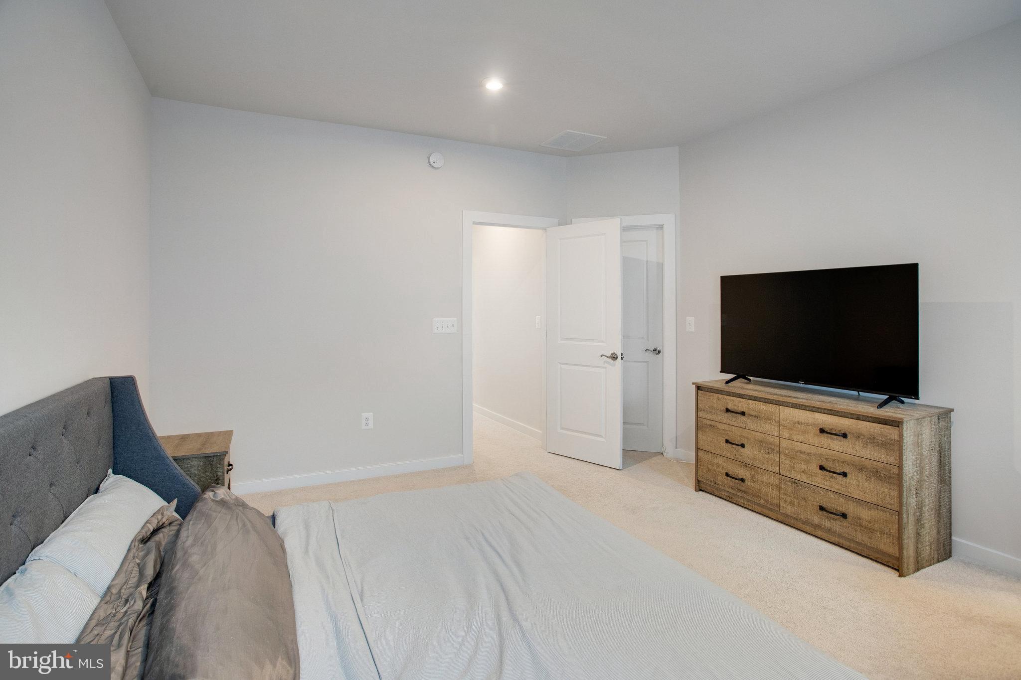 POTOMAC SHORES - Residential