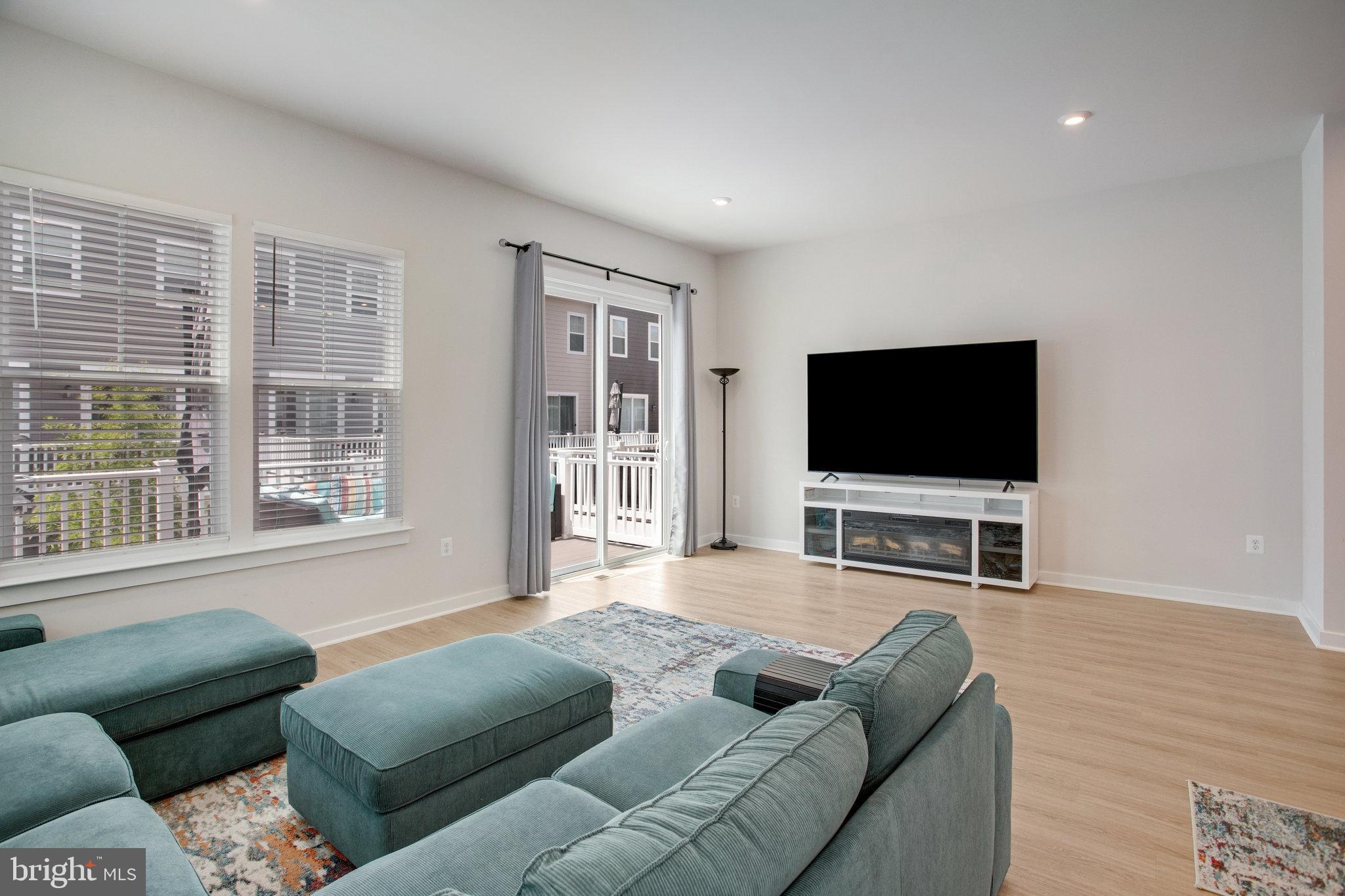 POTOMAC SHORES - Residential