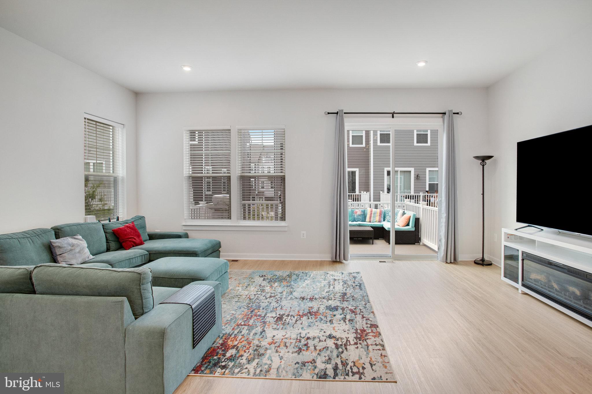 POTOMAC SHORES - Residential