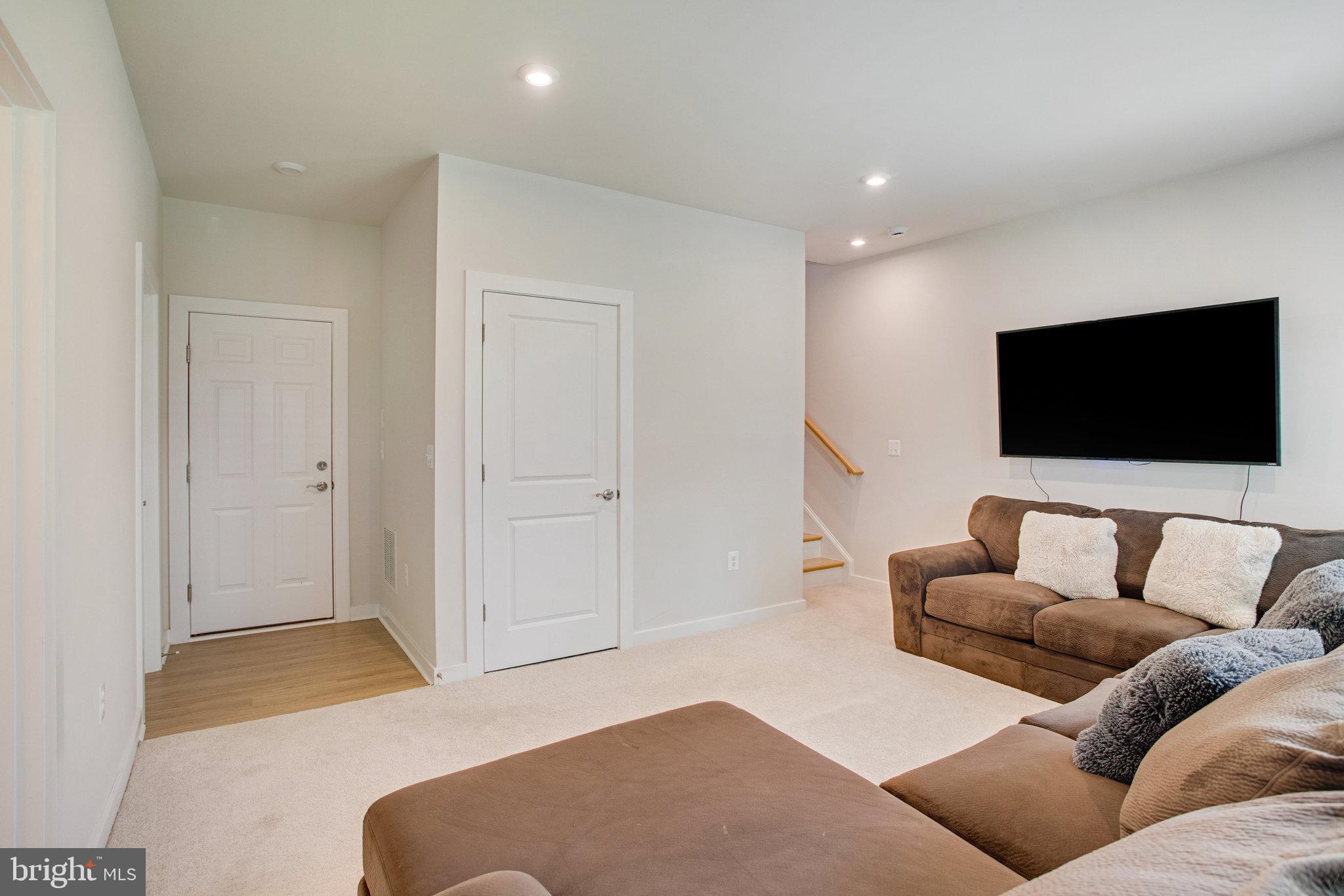 POTOMAC SHORES - Residential