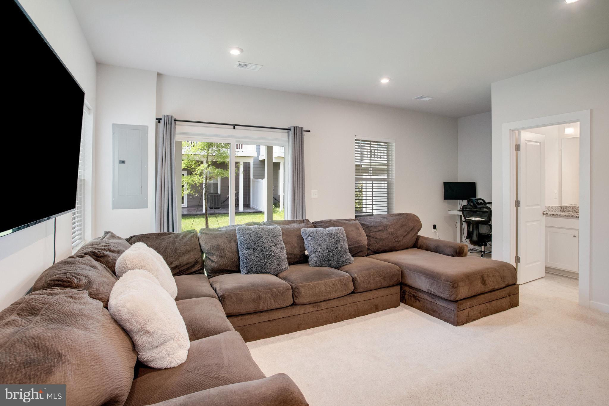 POTOMAC SHORES - Residential