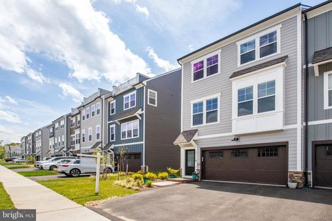 18351 MOSS GARDEN ROAD DUMFRIES VA 22026