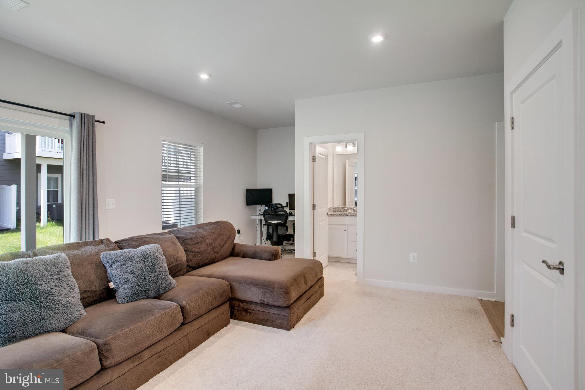 POTOMAC SHORES - Residential