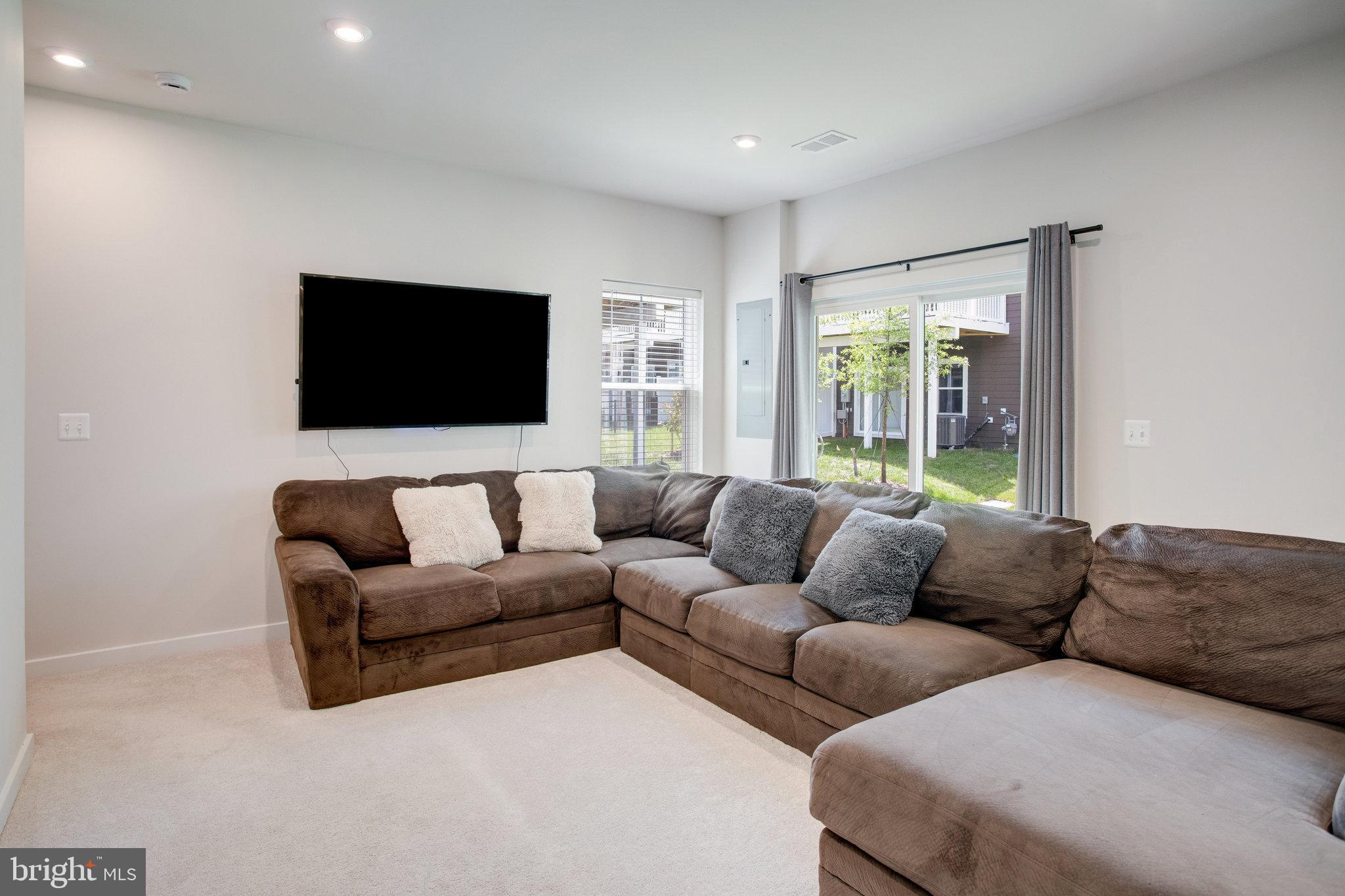 POTOMAC SHORES - Residential