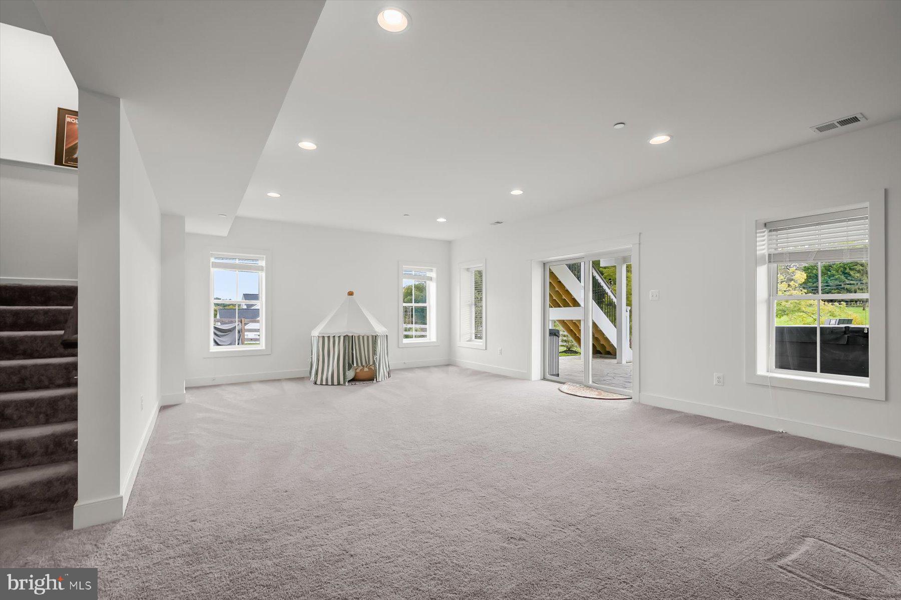 ROVER MILL ESTATES - Residential