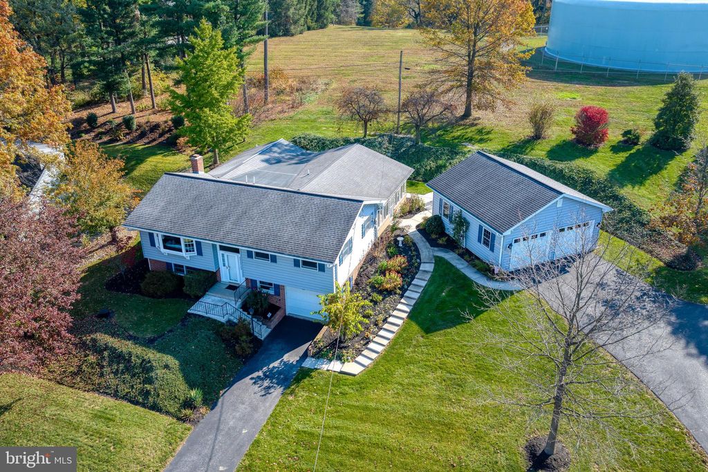 Photo of 433 Orchard Lane, Manheim, PA 17545 (MLS # PALA2043354)