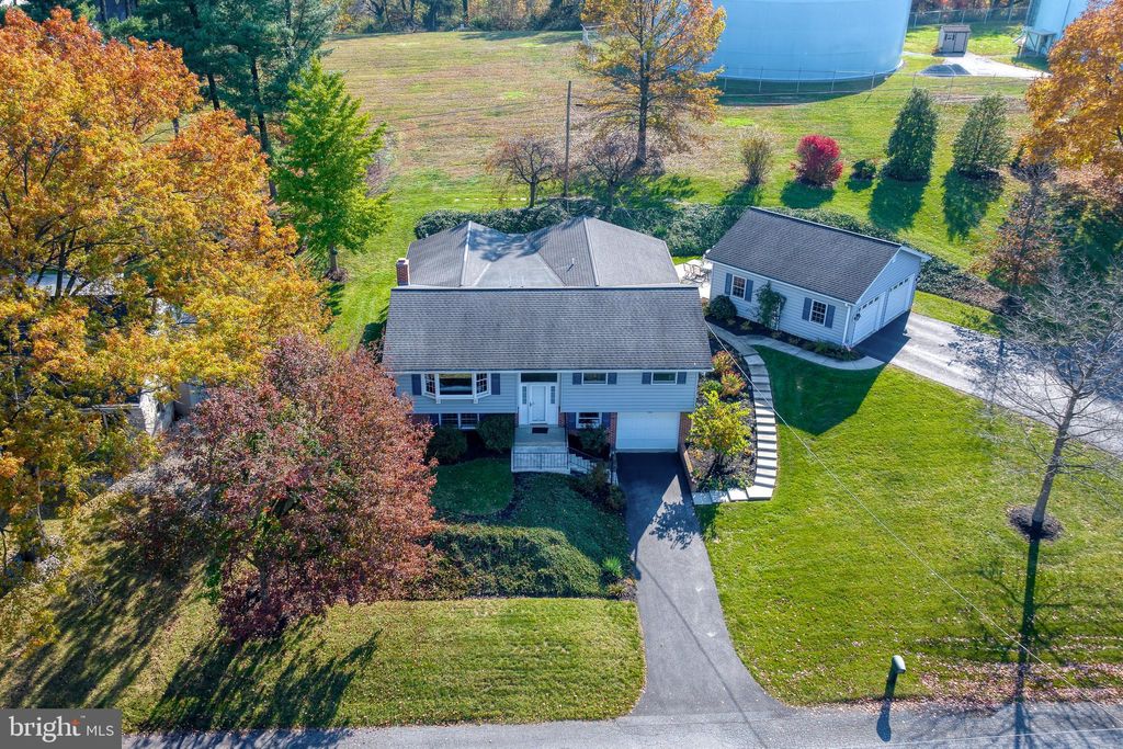 Photo of 433 Orchard Lane, Manheim, PA 17545 (MLS # PALA2043354)