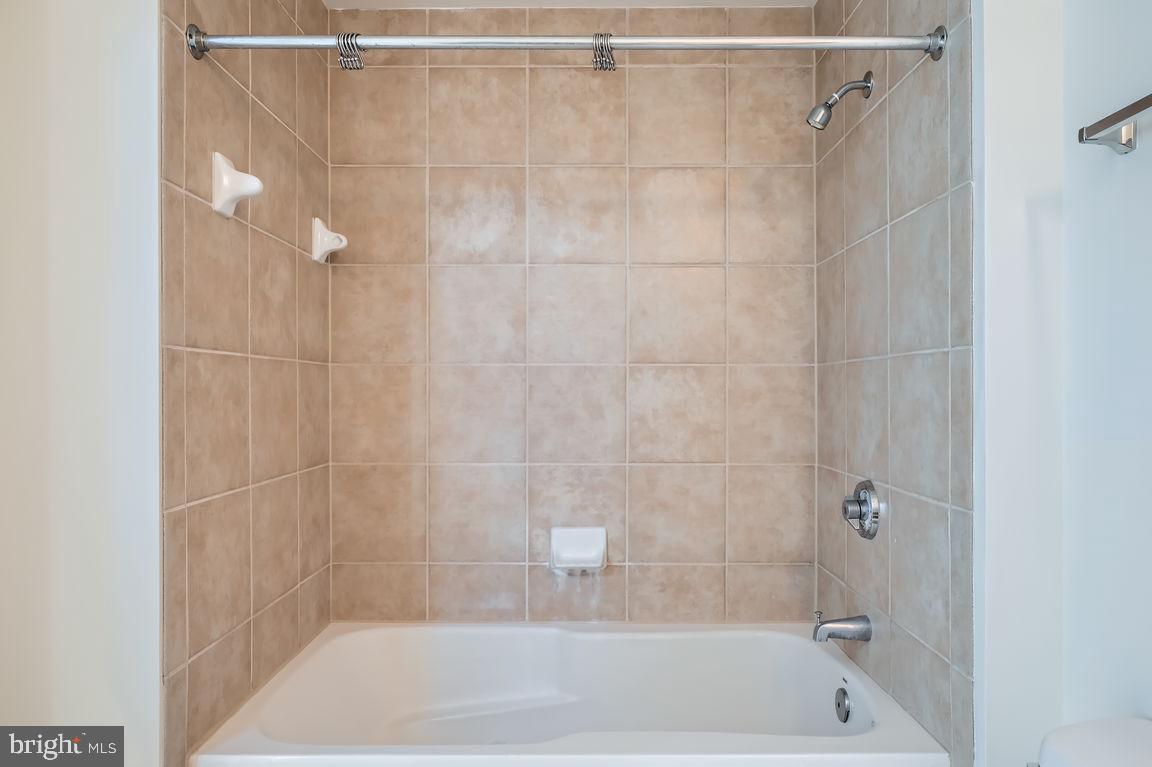 INNER HARBOR - Residential Lease