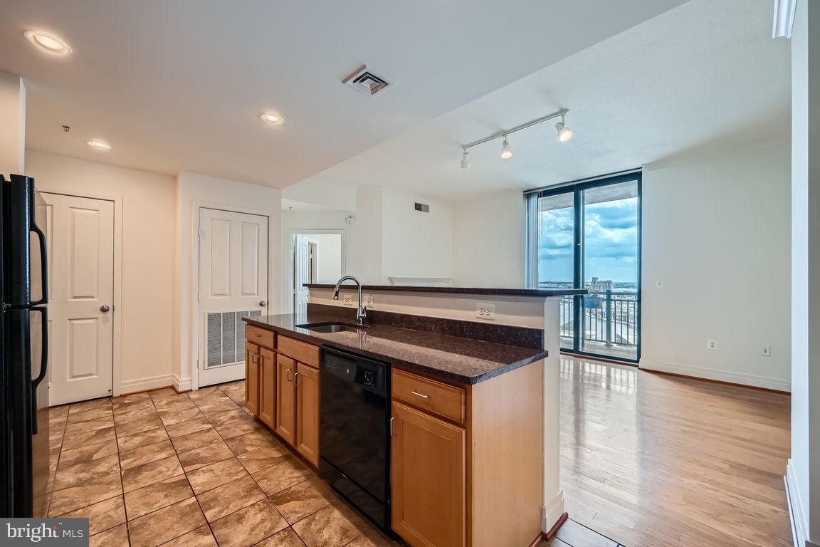 INNER HARBOR - Residential Lease