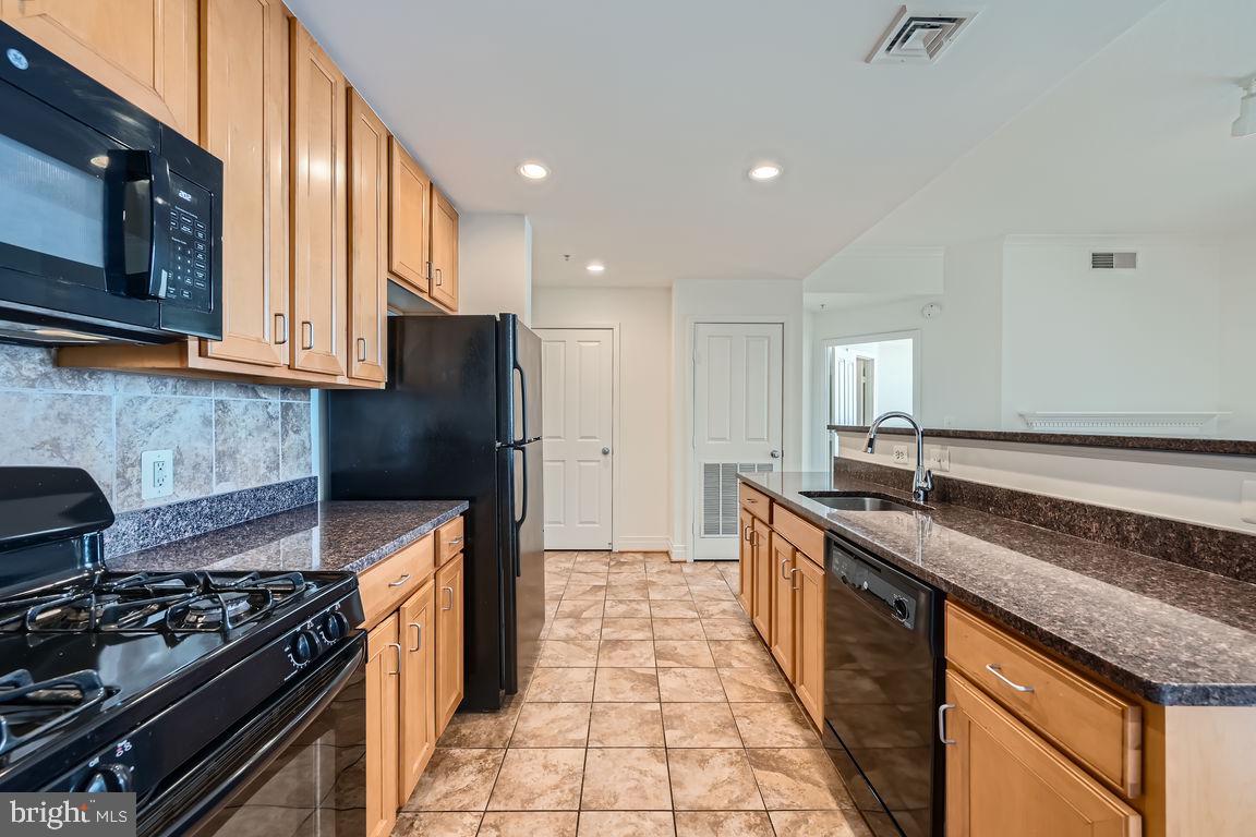 INNER HARBOR - Residential Lease