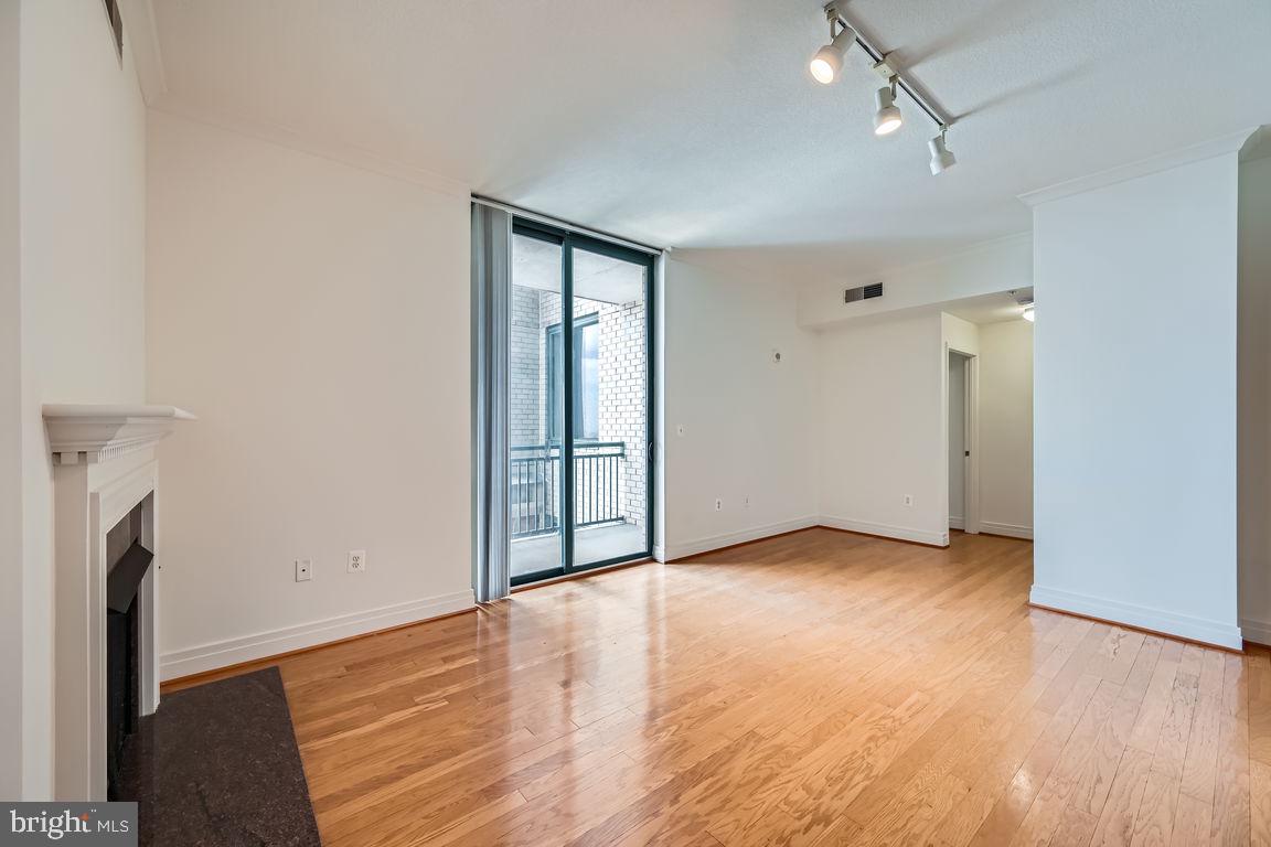 INNER HARBOR - Residential Lease