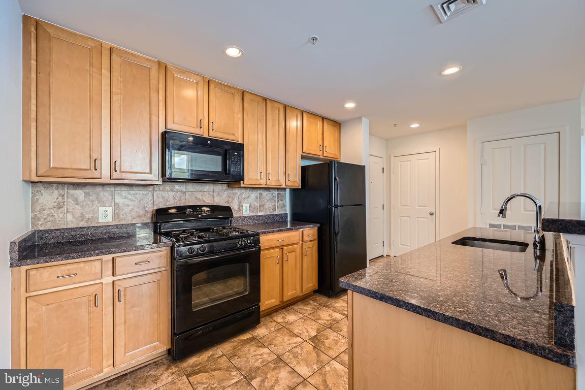 INNER HARBOR - Residential Lease