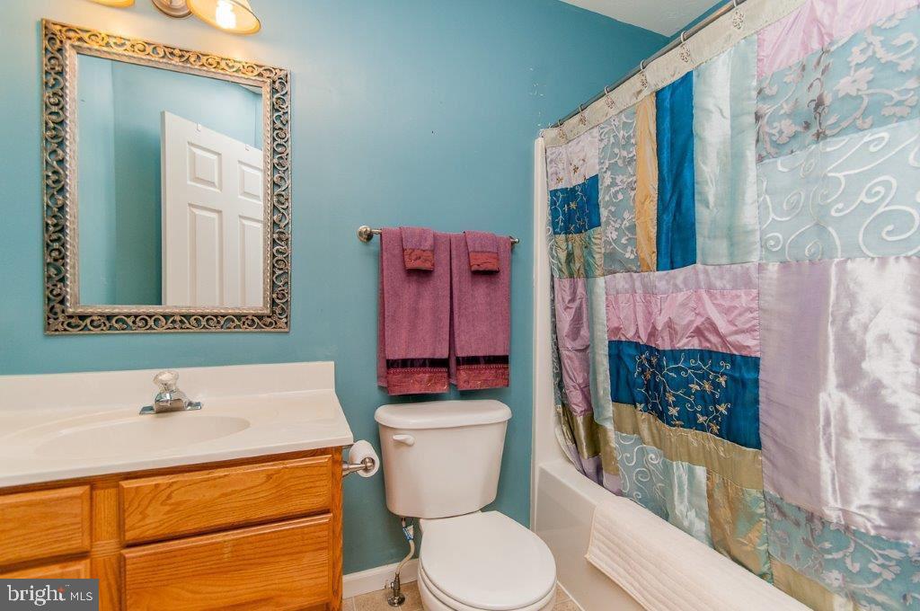 COLONIAL HILLS - Residential