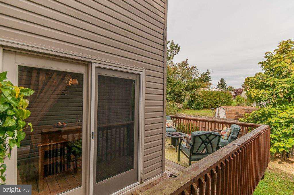 COLONIAL HILLS - Residential