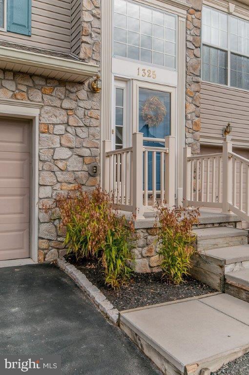 COLONIAL HILLS - Residential