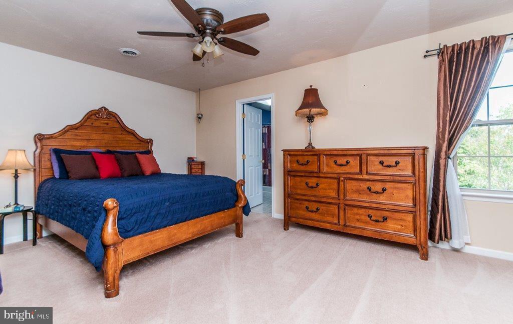 COLONIAL HILLS - Residential