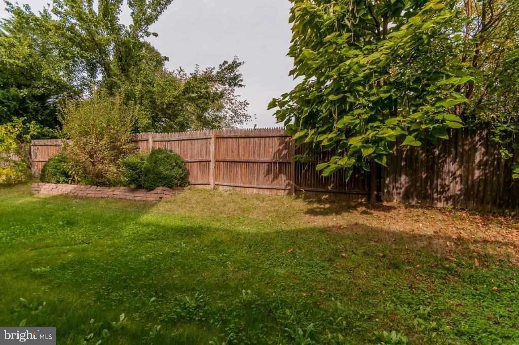 COLONIAL HILLS - Residential