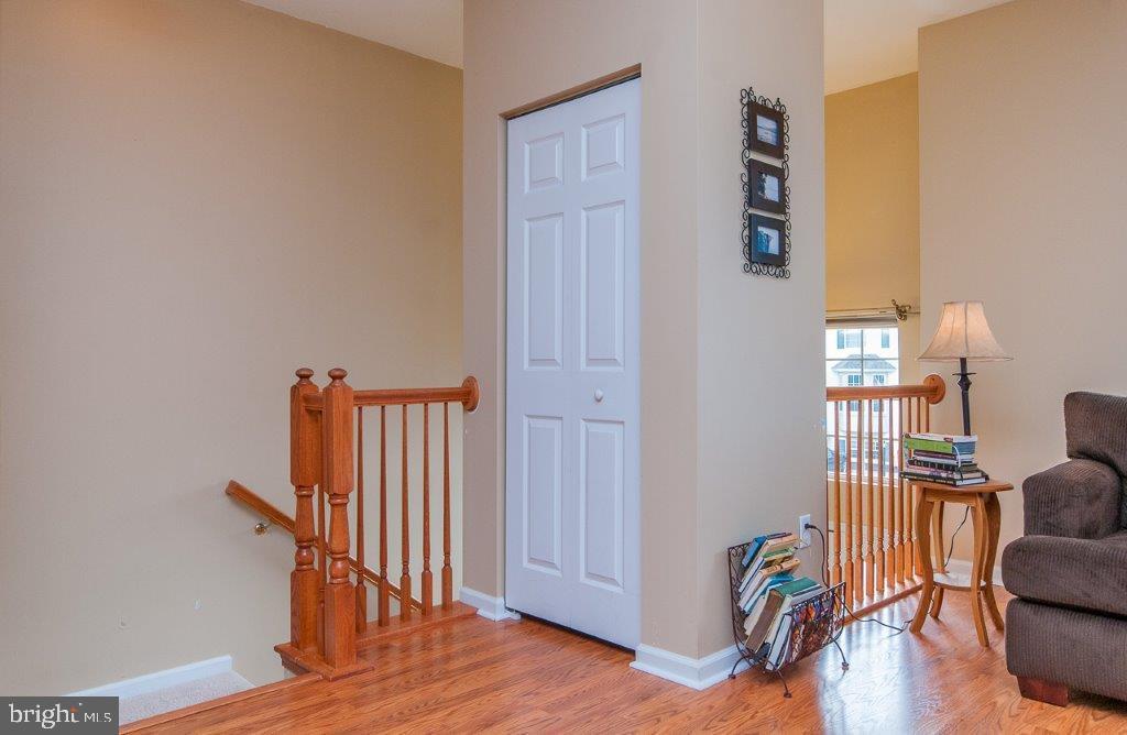 COLONIAL HILLS - Residential