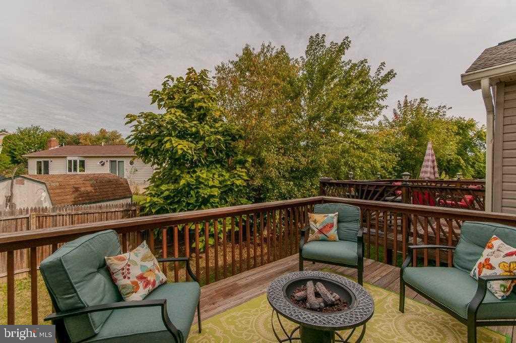 COLONIAL HILLS - Residential