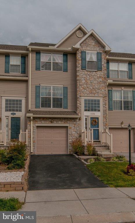 COLONIAL HILLS - Residential